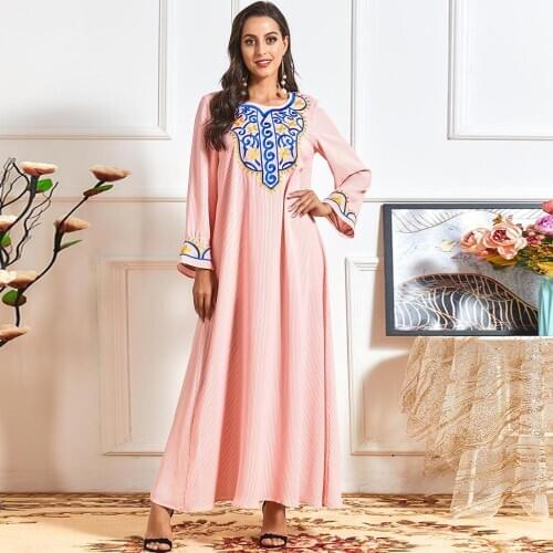 Plus Size Pink Striped Women Maxi Dress Ethnic Blue and Yellow Embroidery Muslim Fashion Abayas Long Pleated Dresses Vestidos