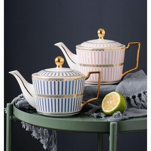 Exquisite Ceramic Kettle With Lid Household Heat-resistant Filter Teapot Fashion European Style Coffee Pot 730ML Teakettle ZH586