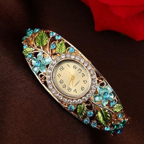 Women Bracelet Watch Elegant Classic Fashion Gorgeous Flower Wrist Watch For Lady Women A66