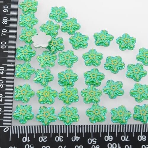BOLIAO No Hole Glue 40Pcs 14*14mm ( 0.55*0.55in) Flower Shape Resin Green Rhinestone Flatback Appliques/Craft/Wedding Decoration