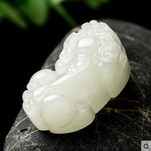 Natural and Tian Yu Pi Xiu pendant Xinjiang white jade Lucky Pi Xiu pendant men and women Ruyu fall certificate2649