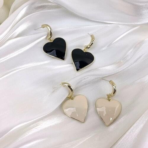 2021 New Black White Enamel Heart Dangle Earring For Women Fashion Jewelry Pendioente Boucle d’oreille Party