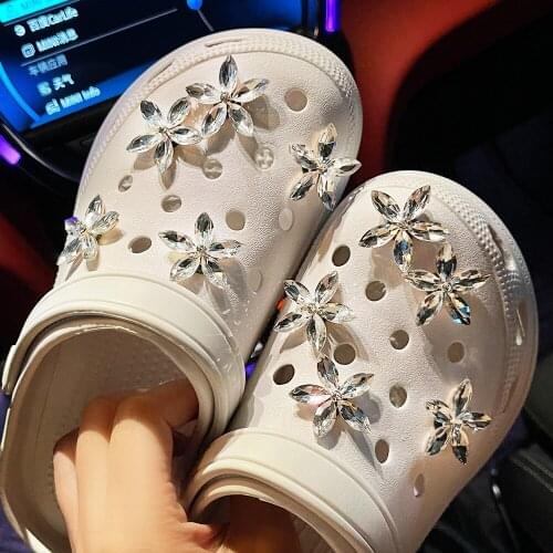 Designer 2021Fashion Rhinestone Flower DIY Shoes for Croc Charms Ornament Decoration Accessories Women Children Boys Girls Gifts