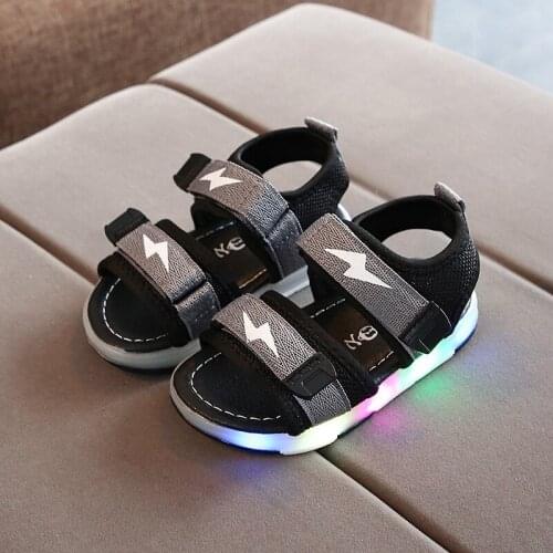 Children Sandals Shoes with Light LED Boys Girls Sneakers 2021 Spring Summer Lighted Sport Shoes Fashion Lightning Pattern