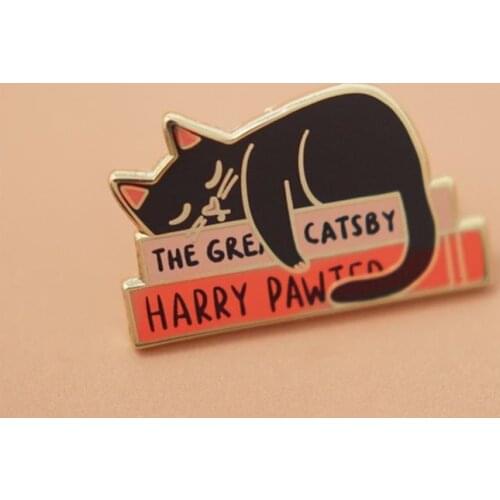 Cuta Lazy Sleep Cat The Great Catsby Happy Pawter Book Bag Animals Brooch Jewelry For Kids Clothes Hat Lapel Pins Pendent