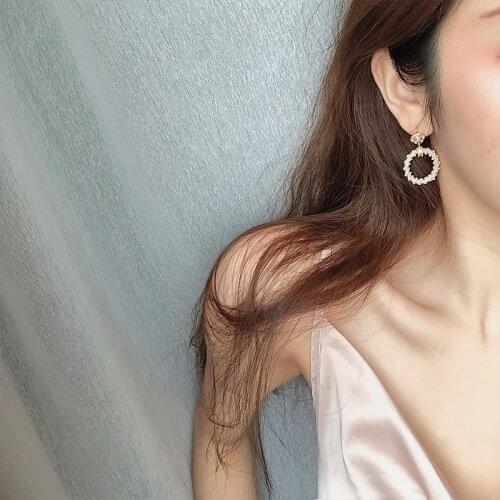 2pcs New Elegant Hollow Pearl Flower Sweet Circle Stud Earrings For Women Fashion Cute Party Bijoux Brincos Jewelry Gifts