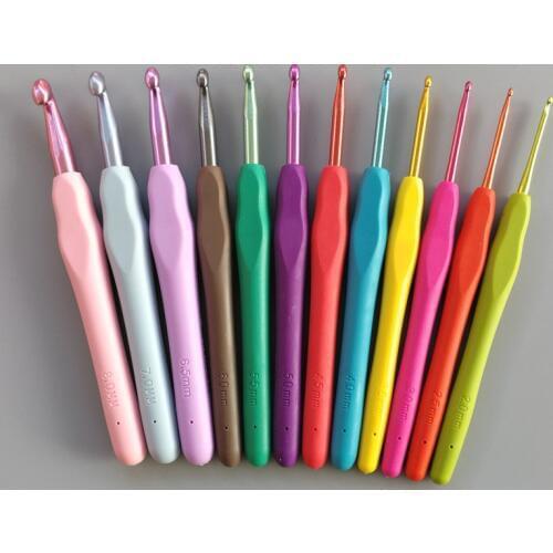 12Pcs/Set 2.0mm-8mm Soft Handle Crochet Hooks Yarn Weave Knitting Needles Crochet Needles For Knitting