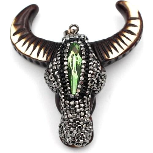 5pcs Longhorn Resin Cattle Skull Pendant Cow Horn Green Crystal Zircon Paved Buffalo Head Jewelry Pendants