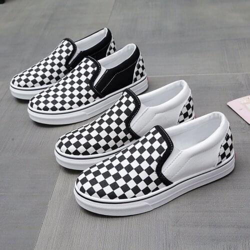 New Spring Women Slip On Flat Canvas Shoes Checkered Vulcanize Shoes Black White Plaid Female Casual Loafers Ladies Lazy Sneaker