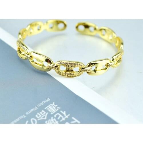 2021 New Design Bracelets & Bangles Gold Color Micro Pave CZ White Wristband Jewelry for Women Girls Party Wedding Gift