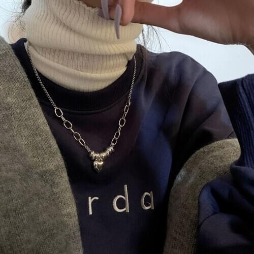 Hot New Vintage Unique Design Clavicle Chain Necklace Love Heart Round Bead Pendant Necklace Female Jewelry Gift Fashion Party