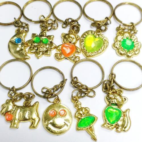 6pcs 2cm golden animal Shape Keychain Pinata Bag Filler Loot Gag Vending Novelty Birthday Party Favor Favour Prize Gift