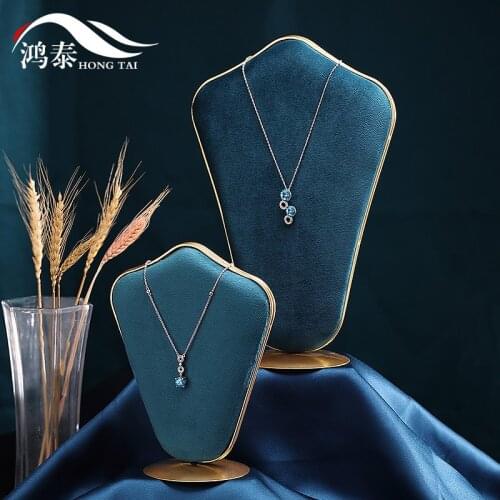 Creative new two-color flannel portrait necklace pendant earrings jewelry display stand jewelry display props can be customized