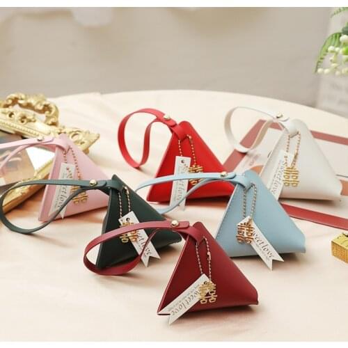 Triangle Leather Candy Gift Bag with Handle Packaging Gift Box Small Boxes for Gifts Wedding & Engagement Birthday Decoration