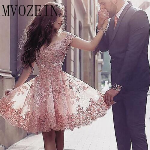 Blush Homecoming Dresses 2019 Off The Shoulder Above Knee Lace Appliques Beaded Short Prom Dress Formal Short Party Dresses