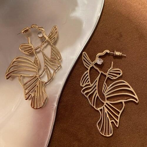 Retro Hollow Out Koi Earrings Metal Wind Exaggeration Fish Shape Creativity Personality Long For Women Jewelry Modern Geometric