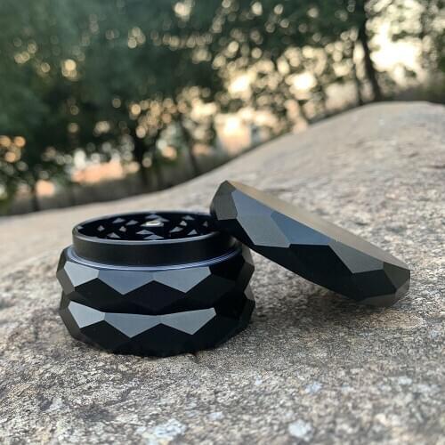 1Pc Creative Shape Diamond Aircraft Aluminum Herb Grinder with CNC Teeth 63MM 4 Layers Metal Tobacco Herbal Grinders Accessories