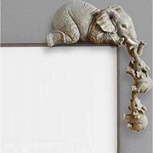 Elephant Resin Ornaments 3-Piece Decor, 1 Elephant Mothers and 2 Babies Hanging on the Edge of Handicraft Statues