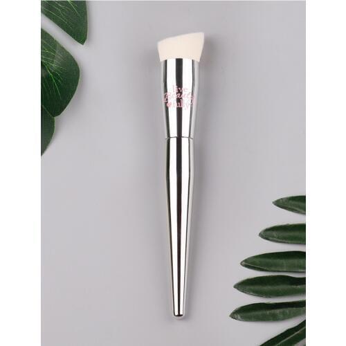1 piece Flat Angled Foundation Makeup brush Liquid BB cream Foundation Make up Pro beauty tool silver plastic handle