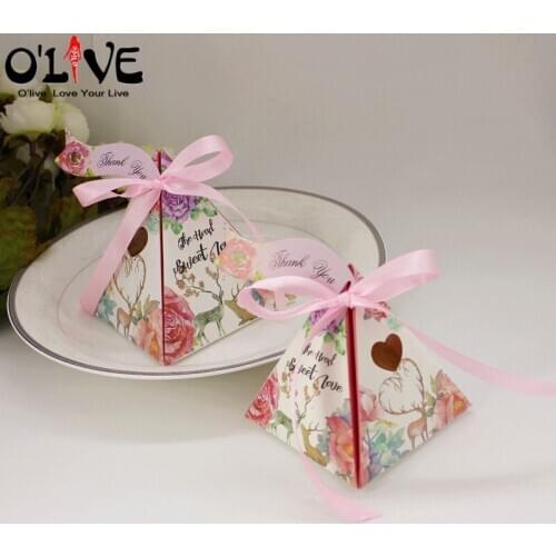50 Pcs Pyramid Gift Box Candy Packaging Party Favors Wedding Bonbonniere Heart Deer Double-sided Print Gift Wrap Present Box