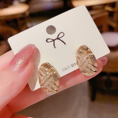 CHOWLEE Metal C-Shaped Earrings Temperament Simple Hong Kong Style Retro S925 Earrings Temperament High-End Earrings Women