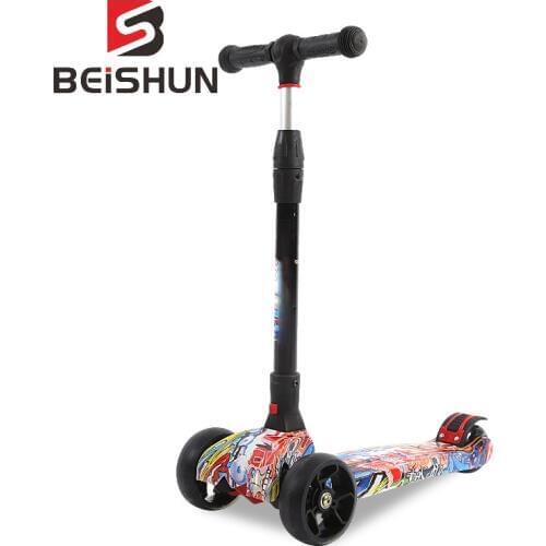 Childrens Folding Scooter 3-14 Years Old Four-wheeled Flash Folding Enlarged Version of The Scooter