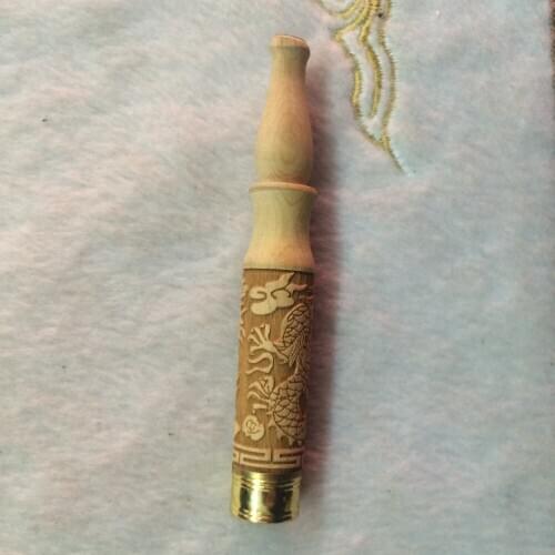 Tallado de madera natural chino moler madera arenosa estatua de dragón Anaglyph soporte de cigarrillo y pipa en boca 6168