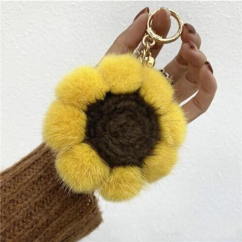 Luxury Fur Keychain 2020 Fall/Winter New Sunflower Natural Mink Fur Accessories Female Charm Bag Pendant 2 Sizes Fashion Chains