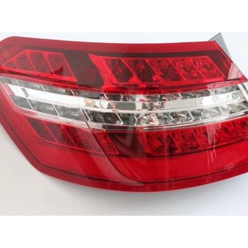 CAR tail light wE220 E250 E200mer ced enz E300 E350 E200 E180 Brake light Reversing light Anti-collision light assembly Rear bum