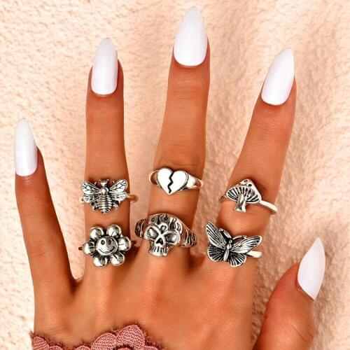 Punk Flower Skull Butterfly Bee Rings Set Vintage Fashion Heart Mushroom Rings for Women Men Personality Jewelry Accessories