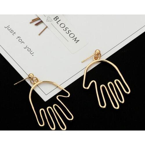 Jisensp New Fashion Cute Simple Metal Alloy Palm Hollow Finger Long Earrings Women Geometric Earrings Wholesale pendientes E195