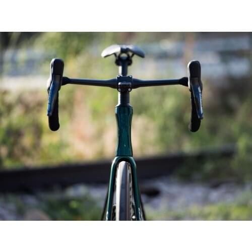 2021 New carbon road bike frame flat-mount disc thru axle 100*12 142x12mm lightest internal cable 700C bicycle carbon frames