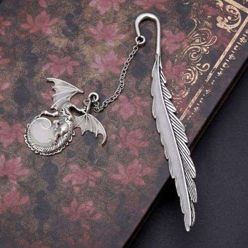 Glow In The Dark Luminous Book Marker Creative Feather Dragon Bookmark Label School Office Stationery M17F