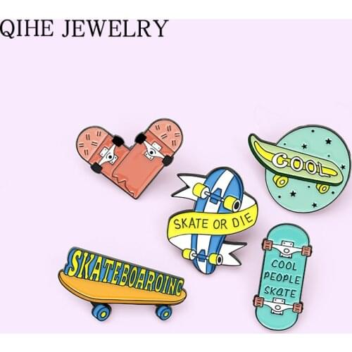 Skateboard Brooches for Men Women Custom Sports Love Skating Enamel Pins Backpack Metal Cartoon Badge Lapel Pin Jewelry Gift