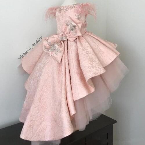 2020 New Pink Feather Flower Girls Dresses High Low Lace Appliques Bow Back First Communion Dresses Girls Pageant Gown