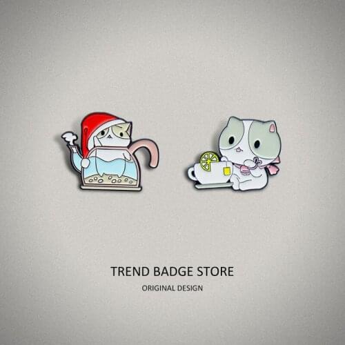 Cat Leisure Afternoon Tea Teapot Bathtub Cat Bath Cartoon Funny Animal Brooch Jewelry Enamel Label Pins Shirt Badge