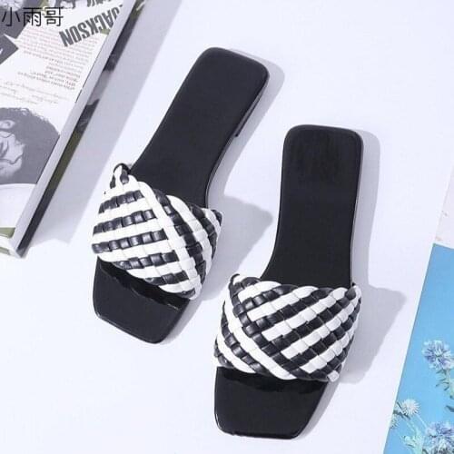 Women Slipper Black White Weave Design 2021 Summer Fashion Open Toes Best-selling Flat Sandal High Quality Casual Women Shoes