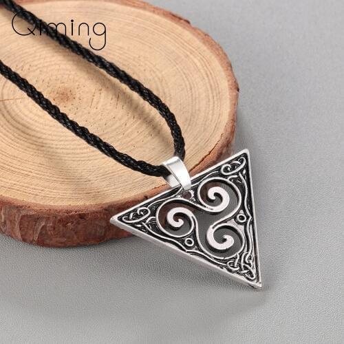 Slavic Spiral Triskele Triangle Necklace Viking Vintage Jewelry Geometric Pendant Celtic fashion Triskelion Necklace Men Women
