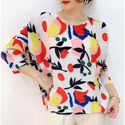 Miyake pleated printed three-quarter-sleeve tops 2021 summer and autumn new bat sleeve loose bottoming thin basic T-shirts