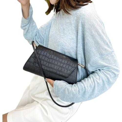 Small Classical Hobo Handbag Lightweight Fashion Shoulder Bag with Snap Closure for Women