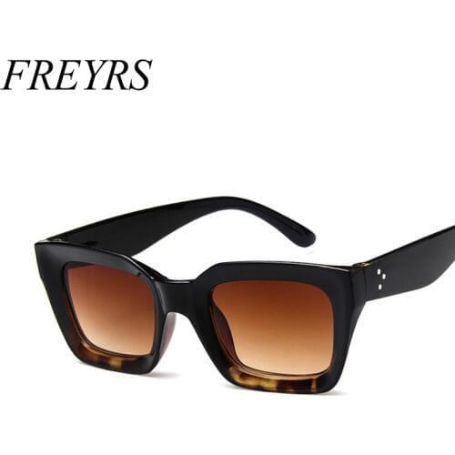 Luxury Rectangle Sunglasses Women Brand Designer PC Frame Gradient Lens Classic Rivet Shades Female Male Fashion Eyewear 5055
