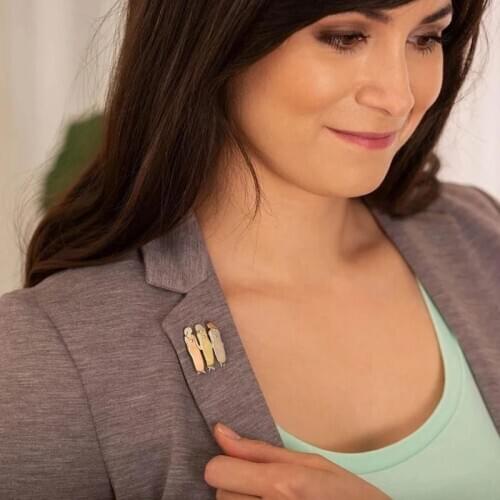 2018 Fashion Jewelry Pink Enamel Pin Metal Heart Bond Between Three Sisters Designer Brooch Broches Vintage Brooches for Women