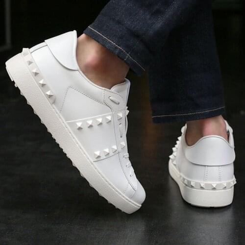 Womens High-quality White PU Rivet Decoration Classic Round Head Flat Lace-up Fashion Casual All-match Sneakers