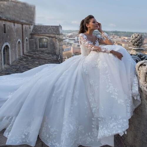 Pure White Long Sleeve Wedding Dresses V-neck Bridal Gown With Train Luxury Lace Ball Gown Plus Size Vestido De Noiva
