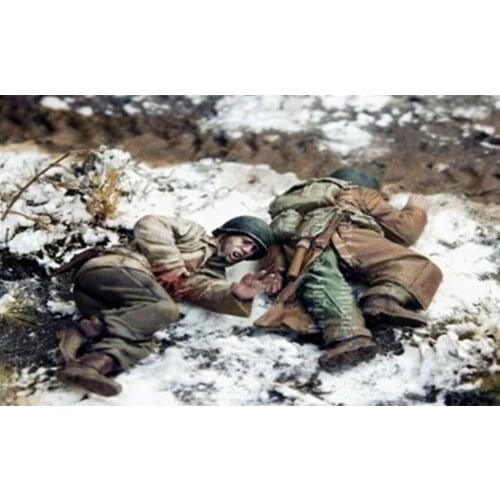 Two resin soldiers 1:35