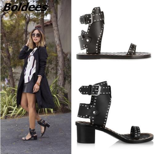Trendy Designer Ankle-Wrap Block Heeled Shoes Woman Roman Style Buckle Rivets Dress Shoes Chunky Heela Gladiator Sandals