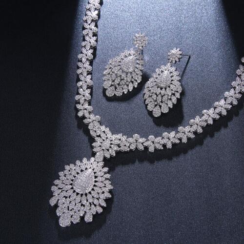 Bettyue New Fashion Exaggerated Noble AAA Zirconia Necklace And Long Earring For Female Attend Party Fascinating Jewelry Set