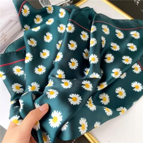 2020 Rushed Women Adult Silk Print Winter Hijab Small Daisy New Square Female Star Net Will Decorate 70cm Sun Proof Shawl Bib