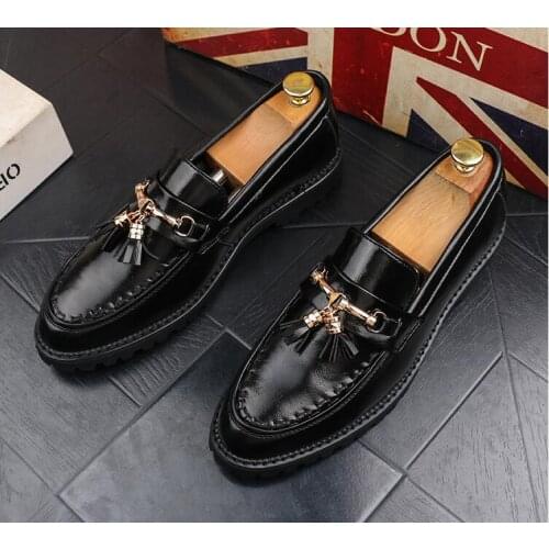 Mens leather shoes nightclub Korean version of the trend of gold casual shoes hair stylist wild increase mens shoes