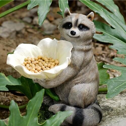 Animal Statue Outdoor Birdfeeder Resin Decoration Cute Raccoon Garden Ornament For Garden Home Decor TN88